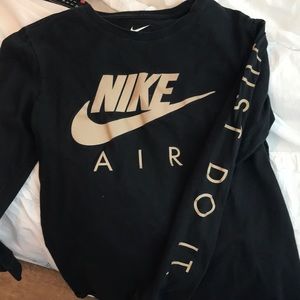 Black nike shirt
